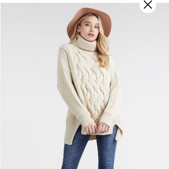Cream turtleneck cable pullover - Picture 2 of 3